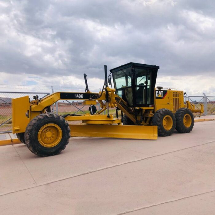 MOTONIVELADORA 140K CAT